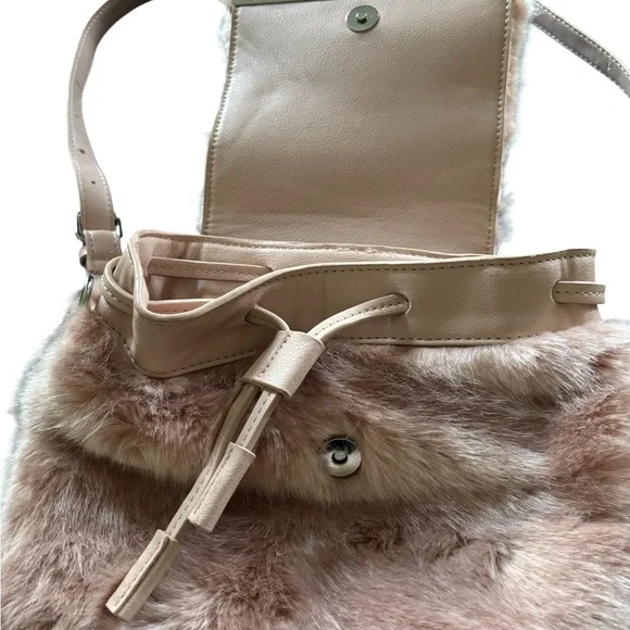 Zara Pink Faux Fur Fuzzy Pink Back Pack Faux Leather Pockets Wristlet NEW - Picture 5 of 8